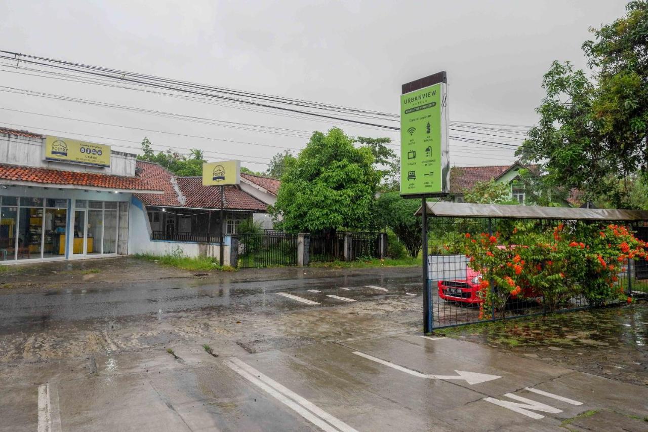 Oyo 3746 Double Tree Guesthouse Пурвокерто Екстериор снимка