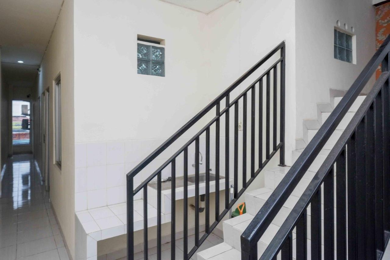 Oyo 3746 Double Tree Guesthouse Пурвокерто Екстериор снимка
