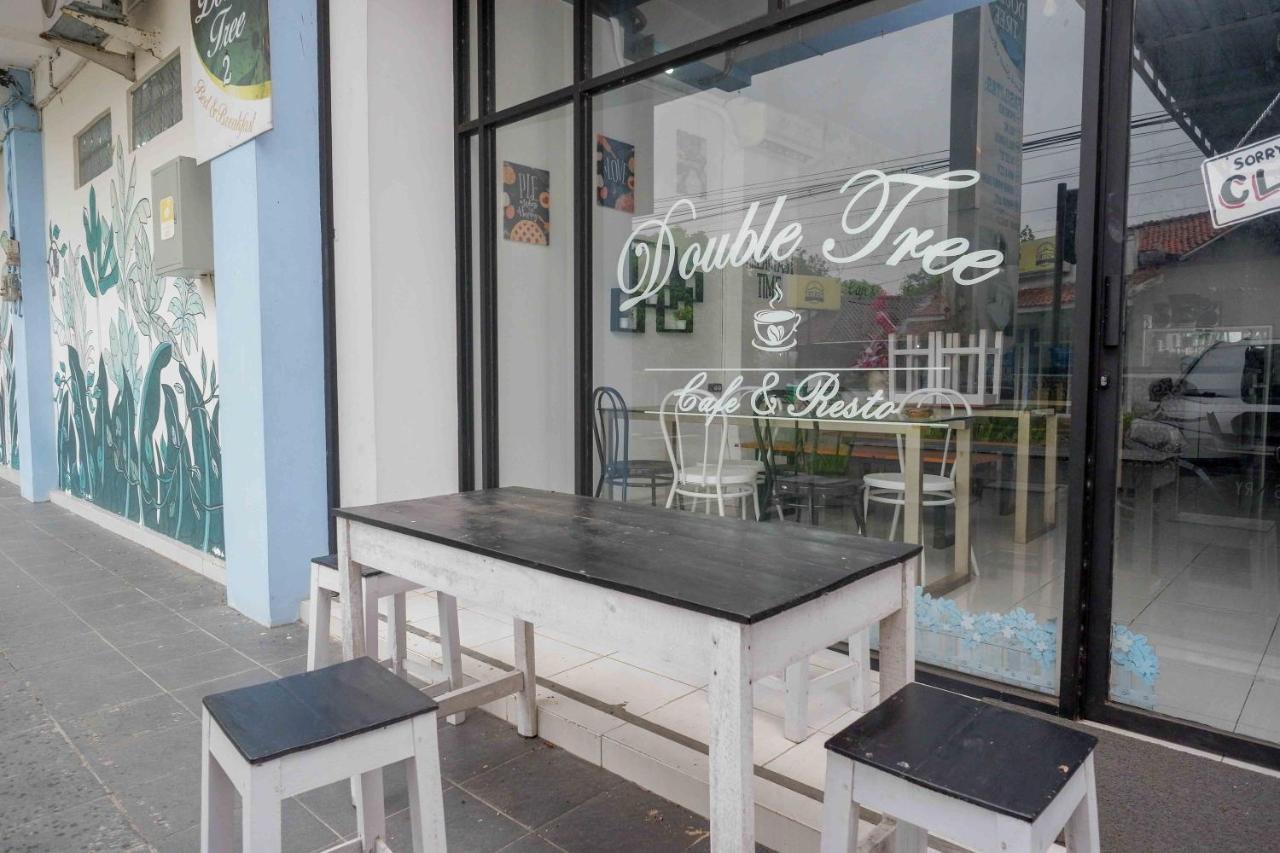 Oyo 3746 Double Tree Guesthouse Пурвокерто Екстериор снимка